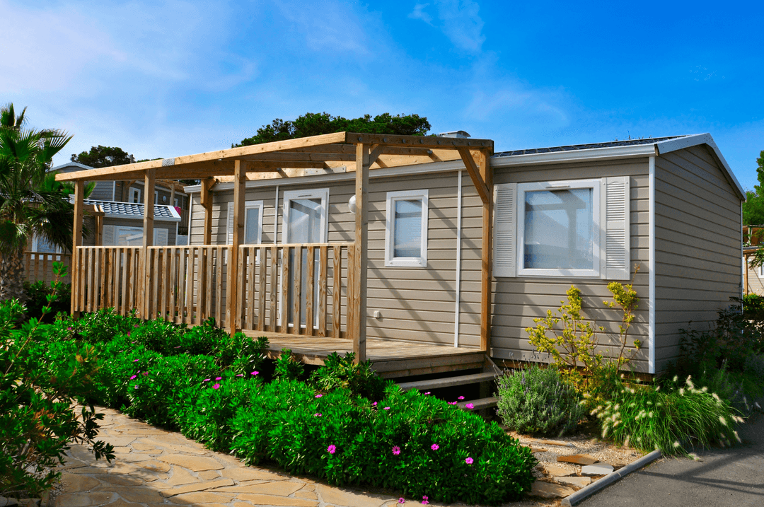 maisons mobiles brunes