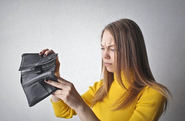 Votre dette étudiante a un impact sur votre portefeuille et vos finances