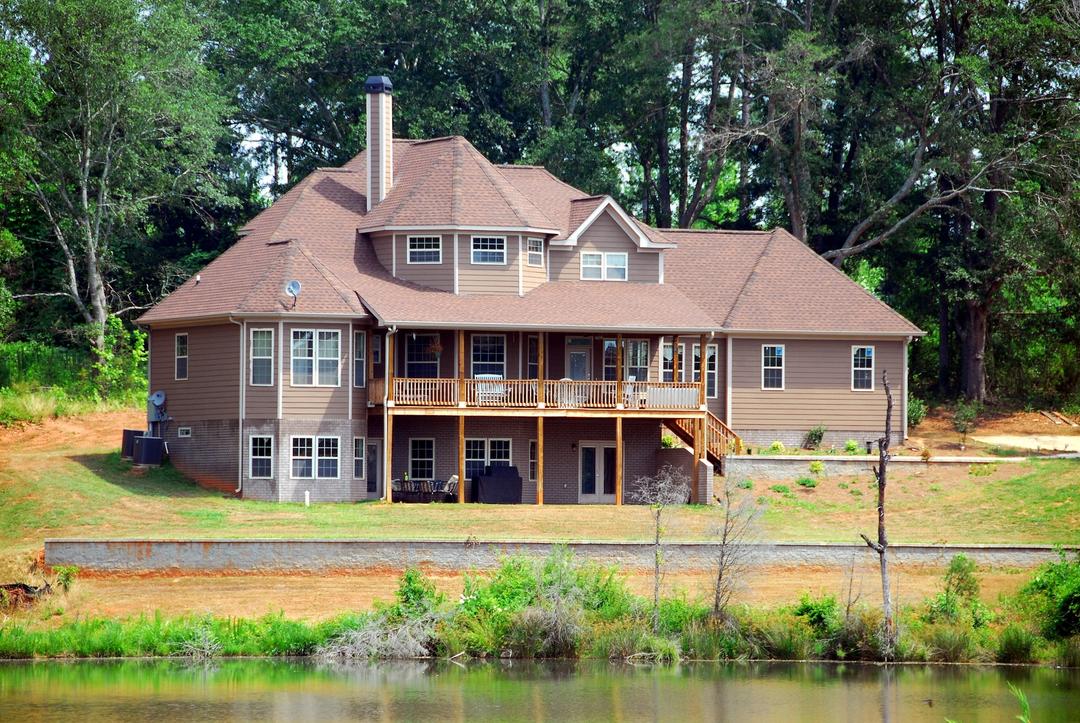 Grande maison brune : question pour l'évaluation de la propriété par un expert