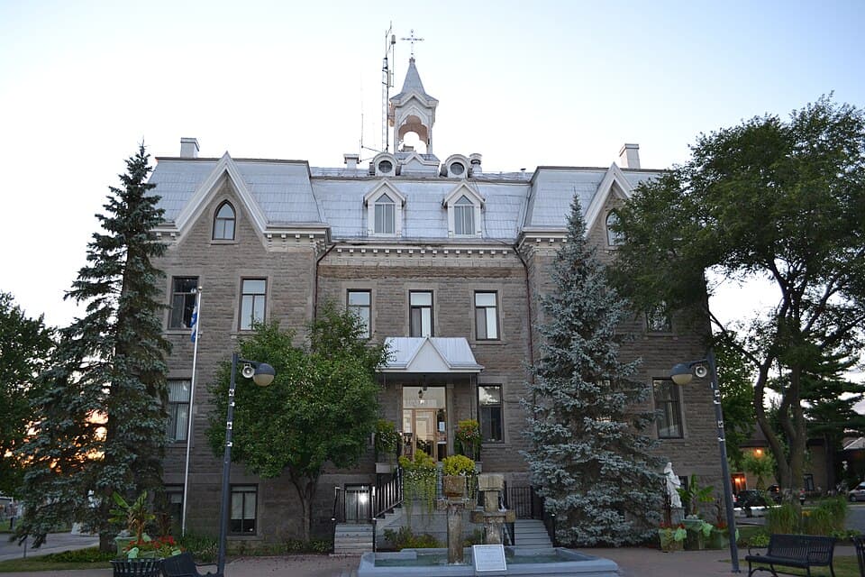 L'ancien couvent de Sainte-Anne-des-Plaines