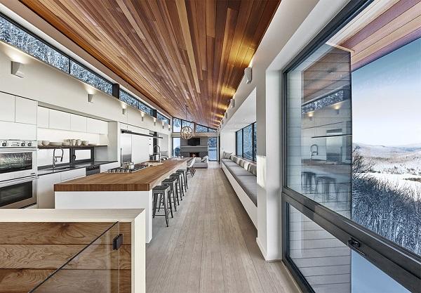 Chalet sur pilotis à flanc de montagne intérieur