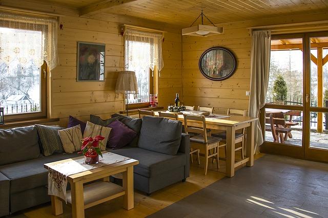 Un bel intérieur de chalet locatif