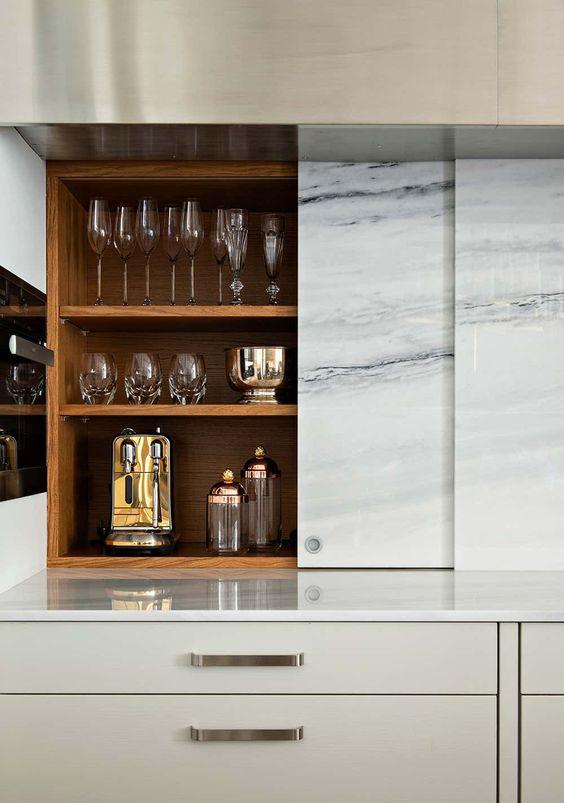 Armoire de cuisine coulissante