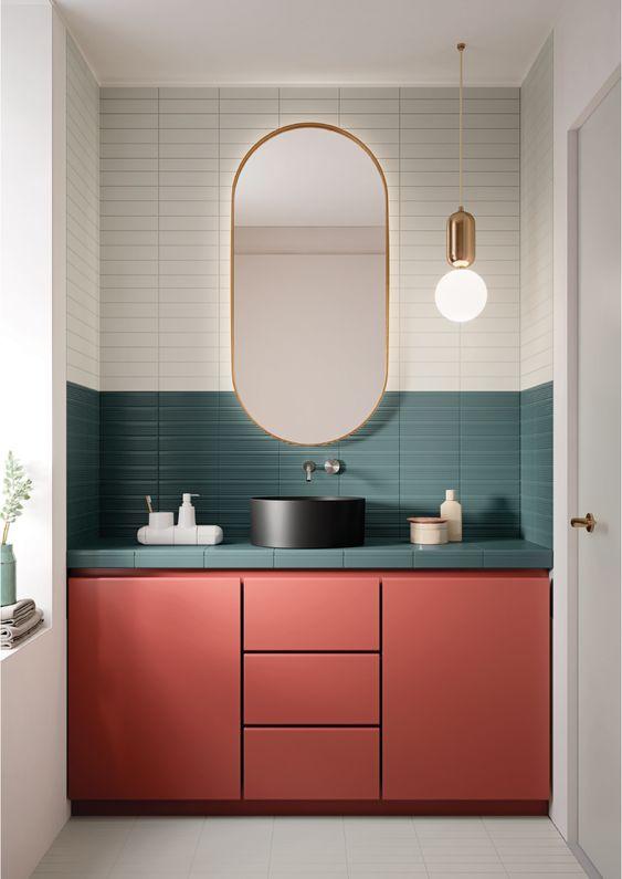 Salle de bain colorée