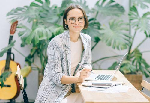 Woman certified appraiser