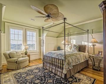 Osez le plafond coloré: une tendance déco
