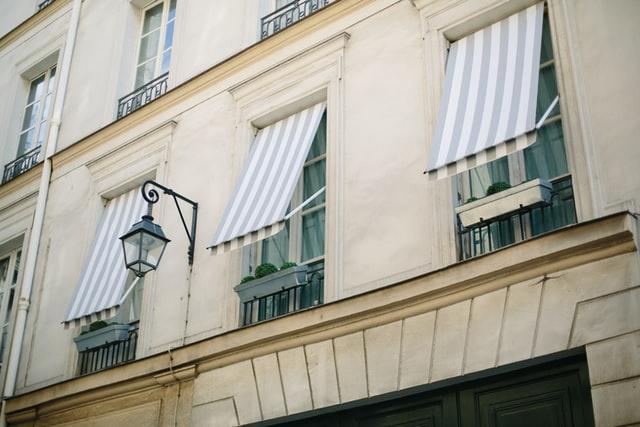 L'auvent pour bloquer la vue des voisins