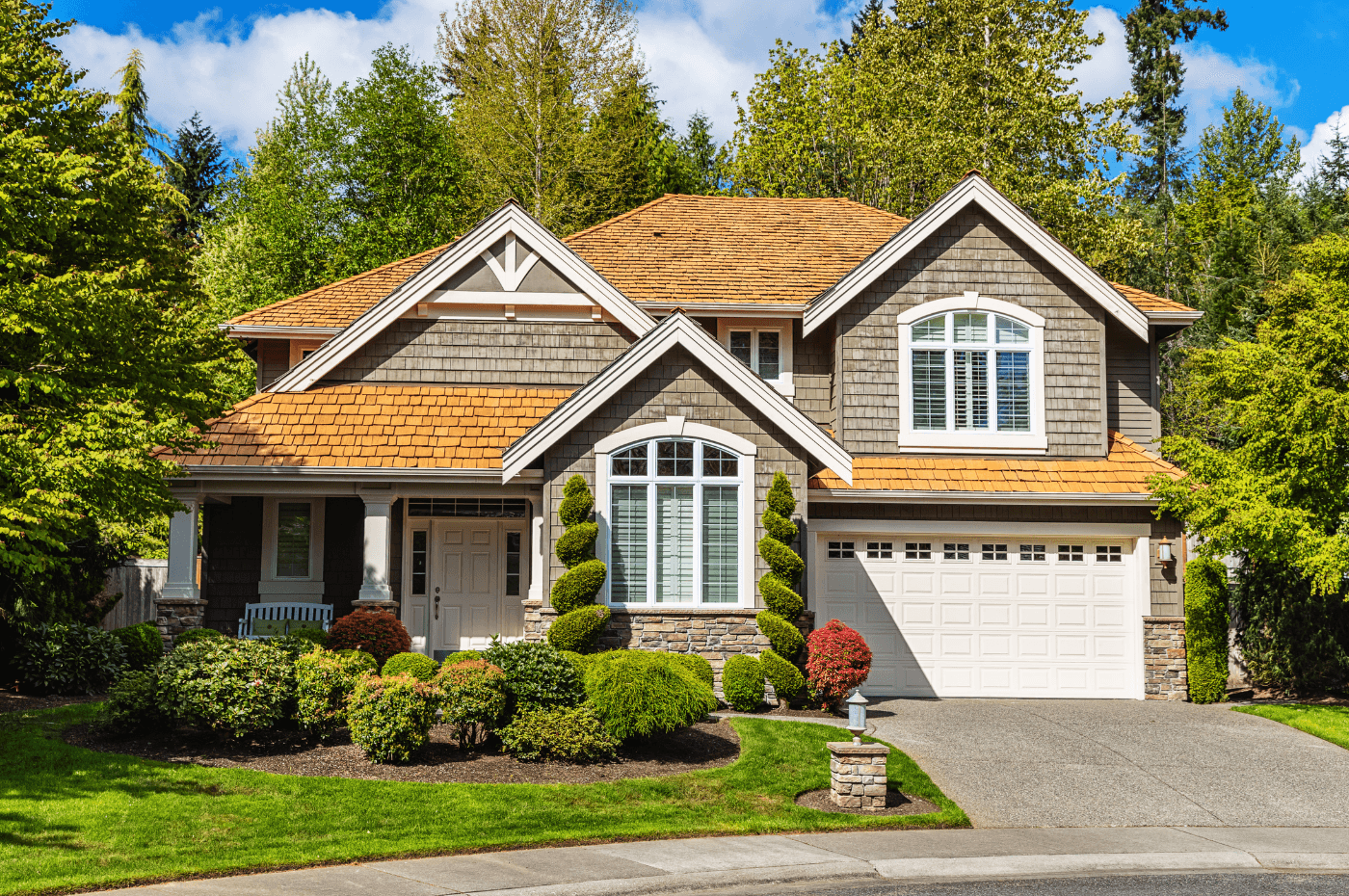 Who is qualified to assess the value of a house?