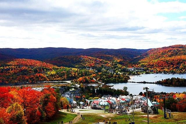 Mont-Tremblant dans la région populaire des Laurentides
