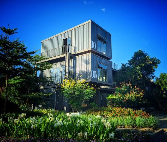 Maison conteneur à trois étages