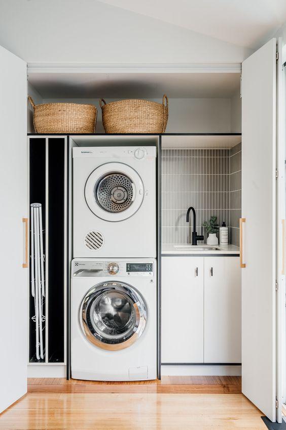 Petit coin de lavage avec lavabo