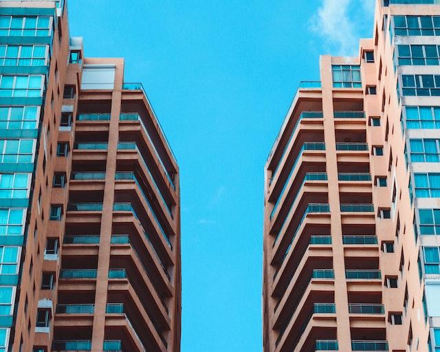 Tours à logement