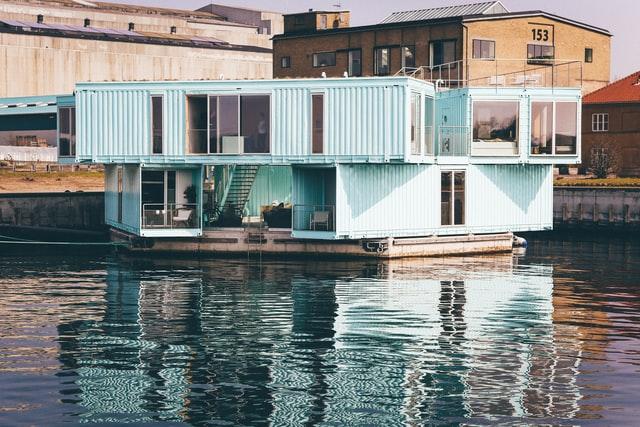 Maison container au bord de l'eau
