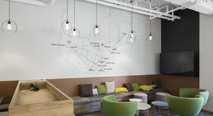 Bel espace commercial cafétéria espace de bureaux