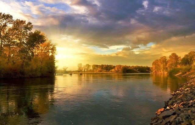 Une rivière à Saint Sauveur