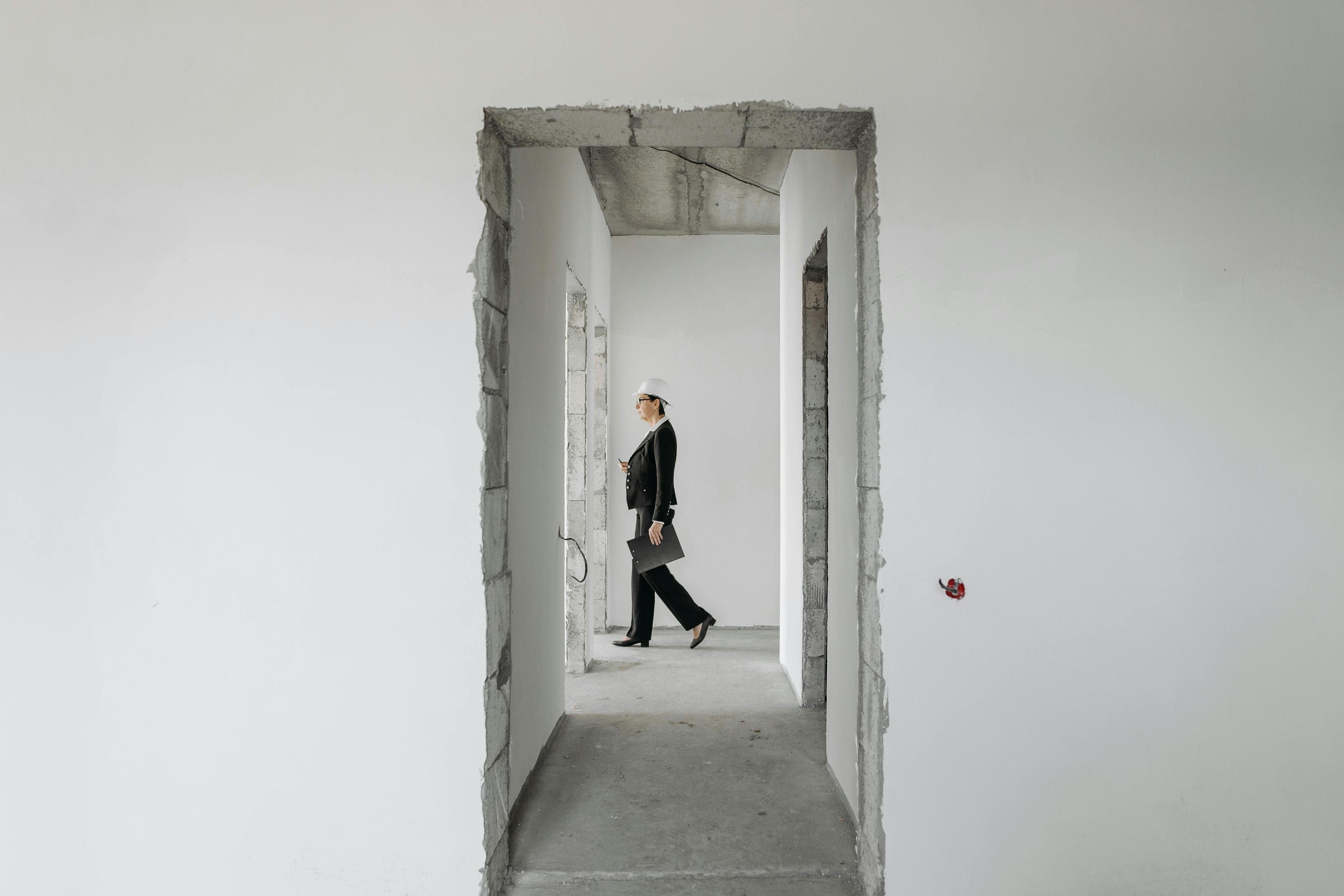 What are the qualities of a good building inspector?