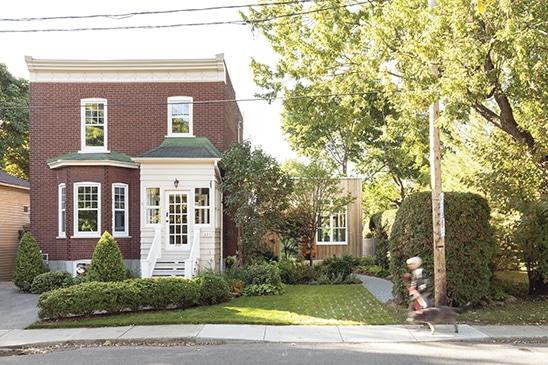 Maison de fond de cour à Montréal : une version moderne