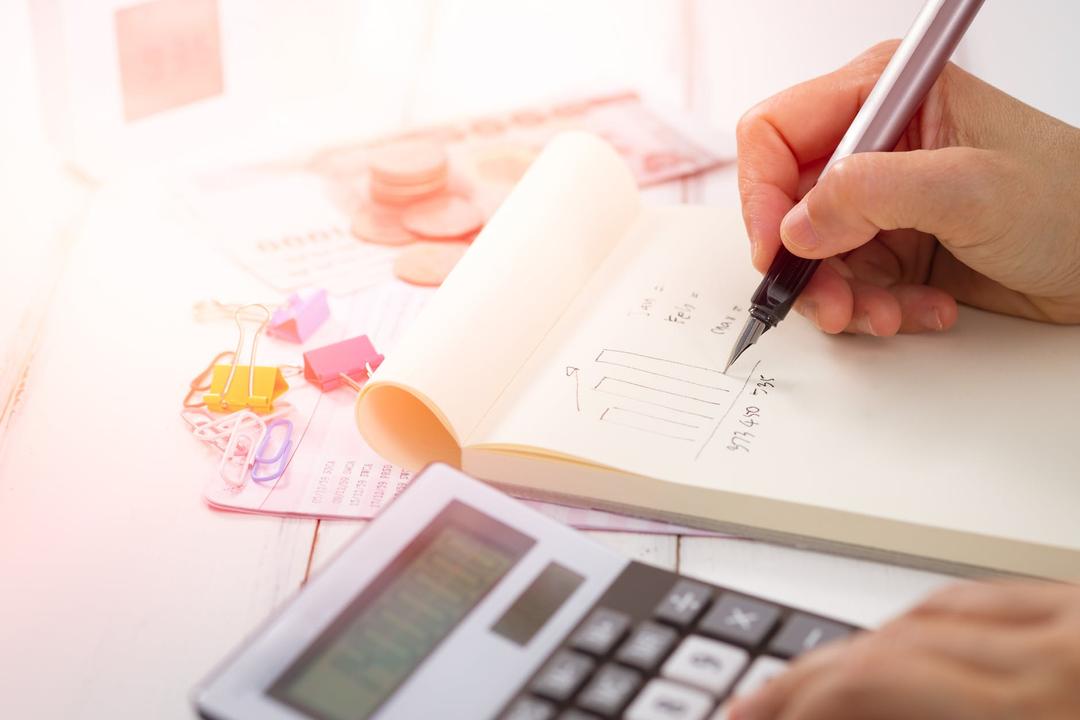 personne qui calcule_XpertSource