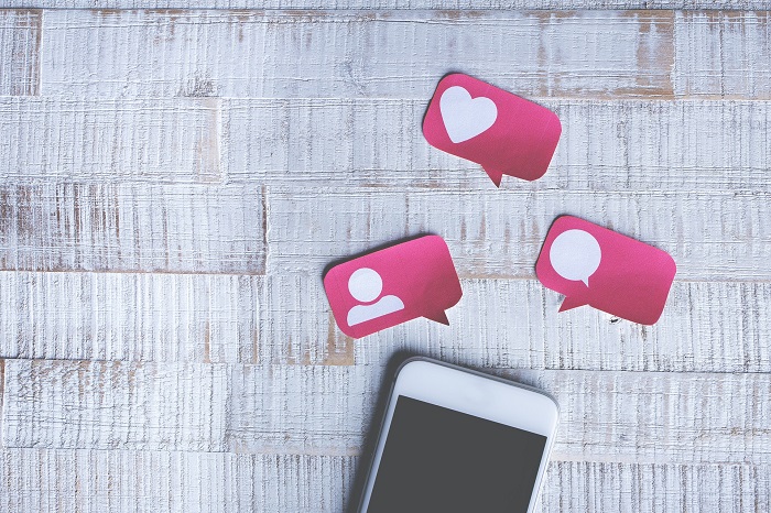 Vendre sa maison grâce aux réseaux sociaux : est-ce une bonne idée ?