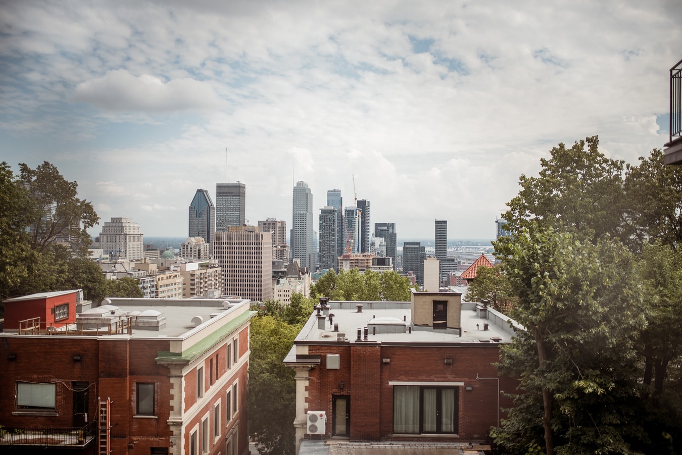 REAL ESTATE IN MONTREAL : 10 BEAUTIFUL CONDOS AND TOWN HOUSES