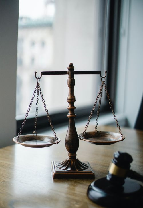 Balance de la justice : quelles sont les modifications sur la Loi pour le courtage immobilier ?