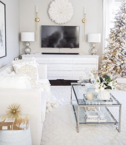 White and luxurious christmas living room