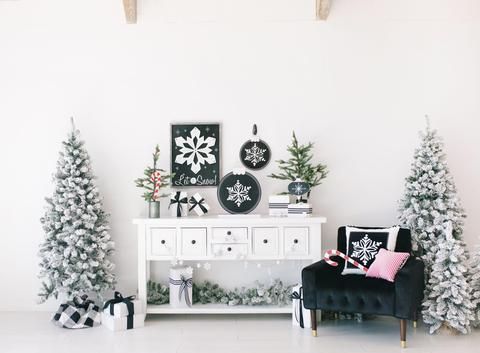 Black and white christmas decor