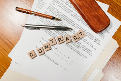 Contrat signature notaire document immobilier