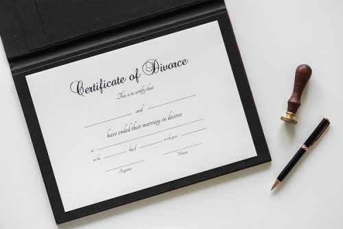 Acte notarié : certificat de divorce