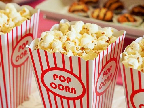 Prévoir une machine à pop corn pour votre salle de cinéma