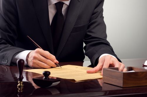 Un notaire ou un avocat peut vous aider dans votre offre d'achat